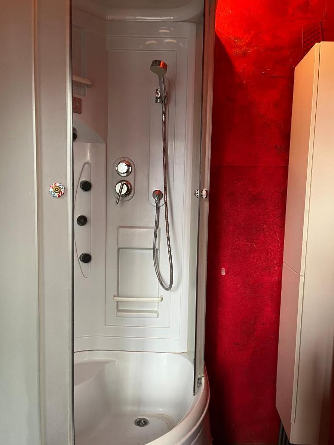 Apartment Vintage Studio In The Center Riga